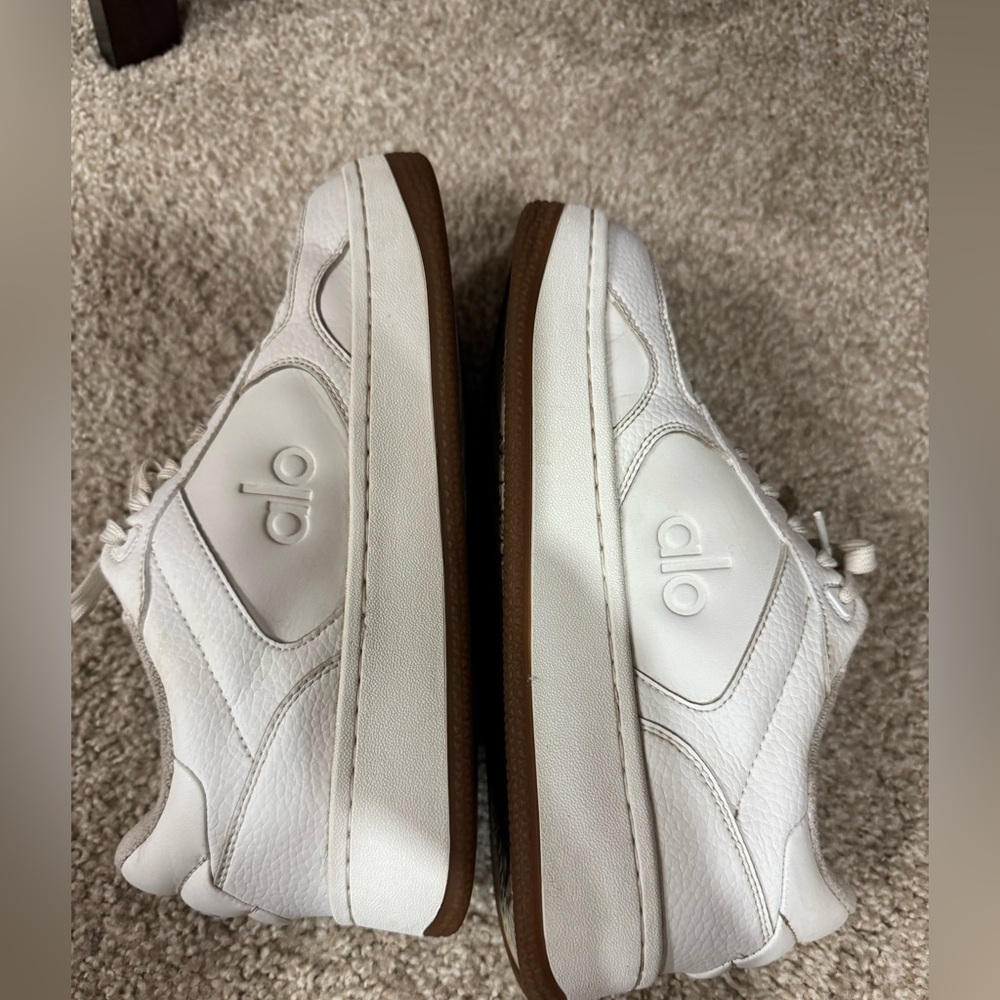 Alo Recovery Mode Sneaker Natural White / Gum 6.5M/8W